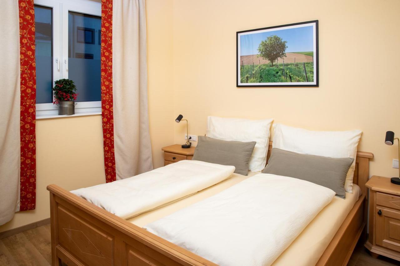 Landhaus Storch - Pension Ganserndorf Bagian luar foto