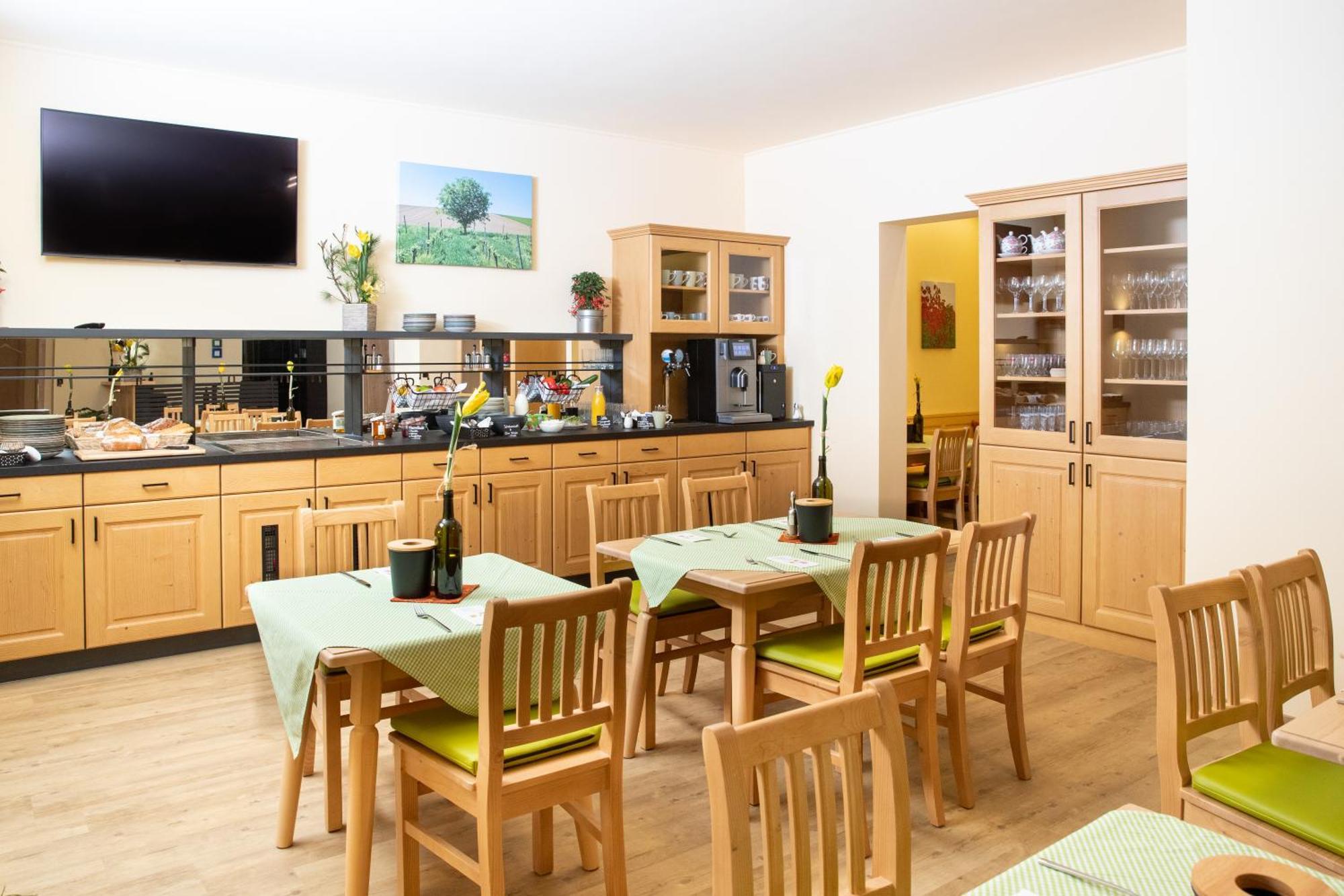 Landhaus Storch - Pension Ganserndorf Bagian luar foto